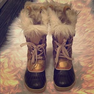 Sorel snow boots for kids (youth size)